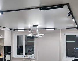 Трековая подсветка потолка